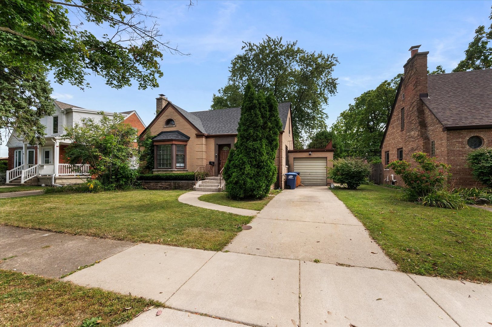 39 N 5th Avenue, Des Plaines, IL 60016