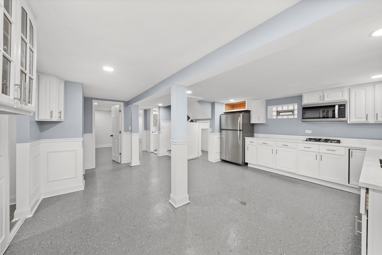 6201 S MEADE Avenue, Chicago, IL 60638