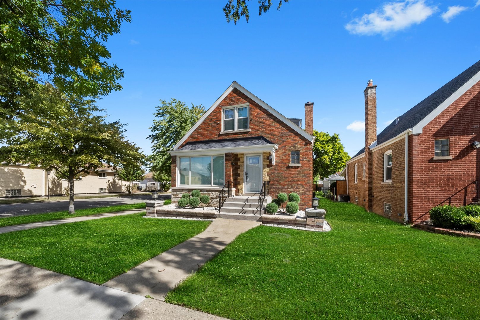 6201 S MEADE Avenue, Chicago, IL 60638