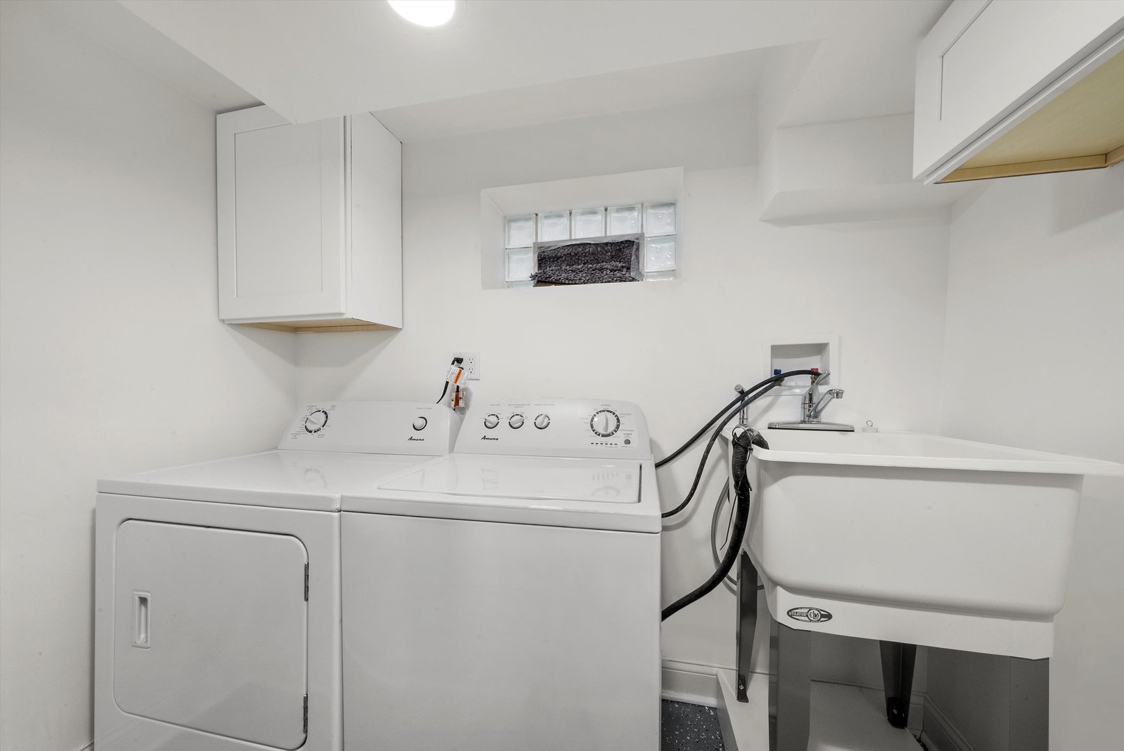 6201 S MEADE Avenue, Chicago, IL 60638