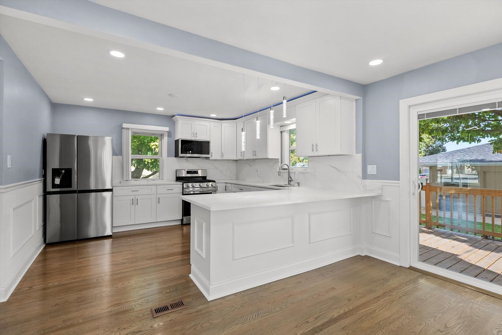 6201 S MEADE Avenue, Chicago, IL 60638