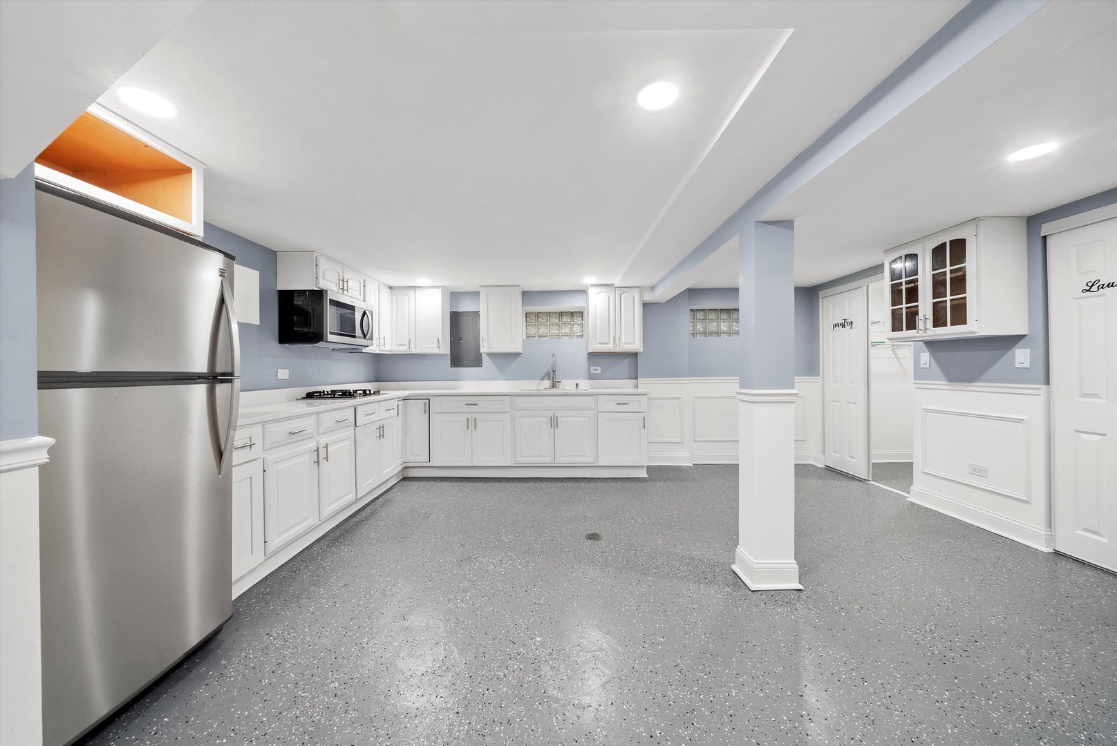 6201 S MEADE Avenue, Chicago, IL 60638