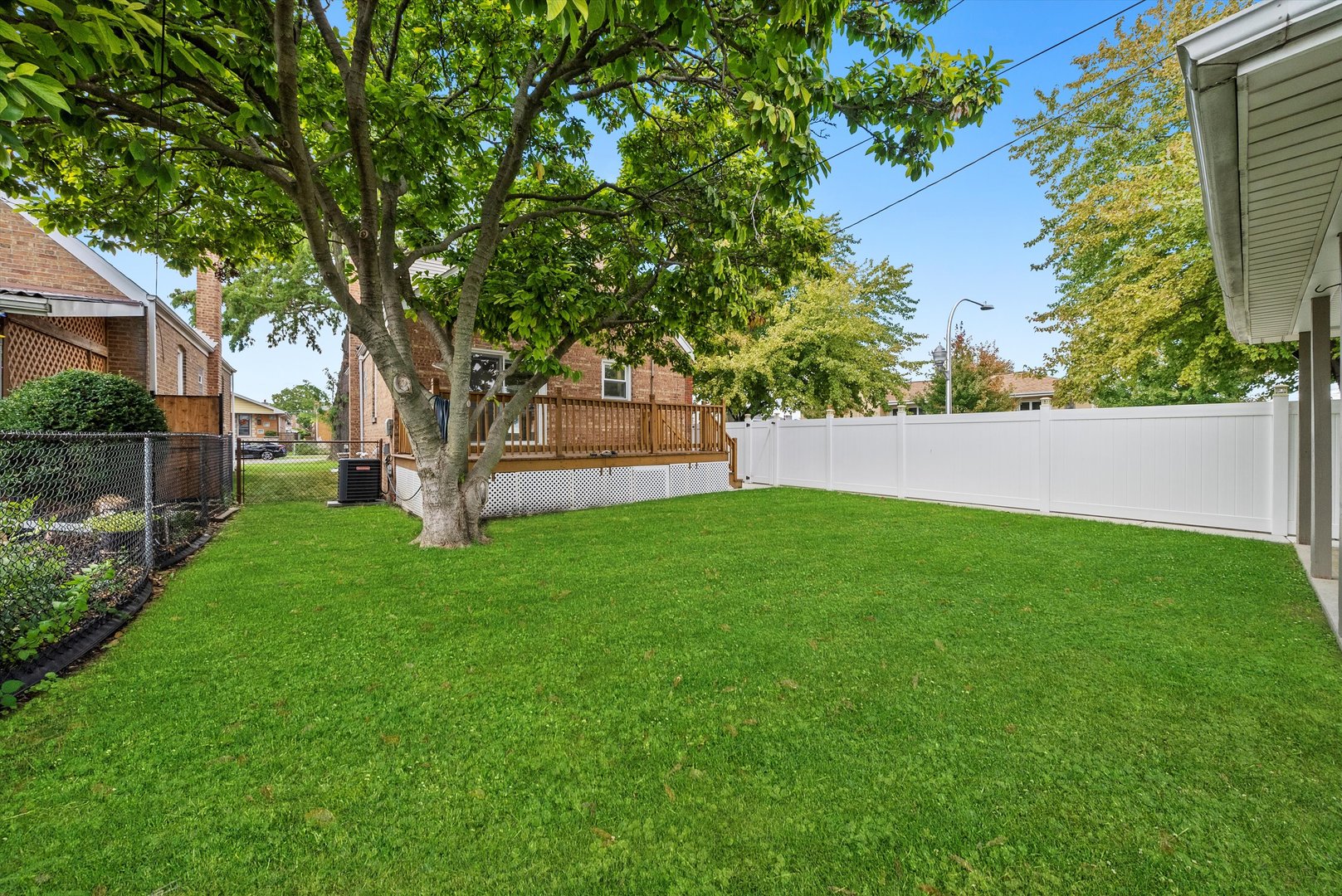 6201 S MEADE Avenue, Chicago, IL 60638