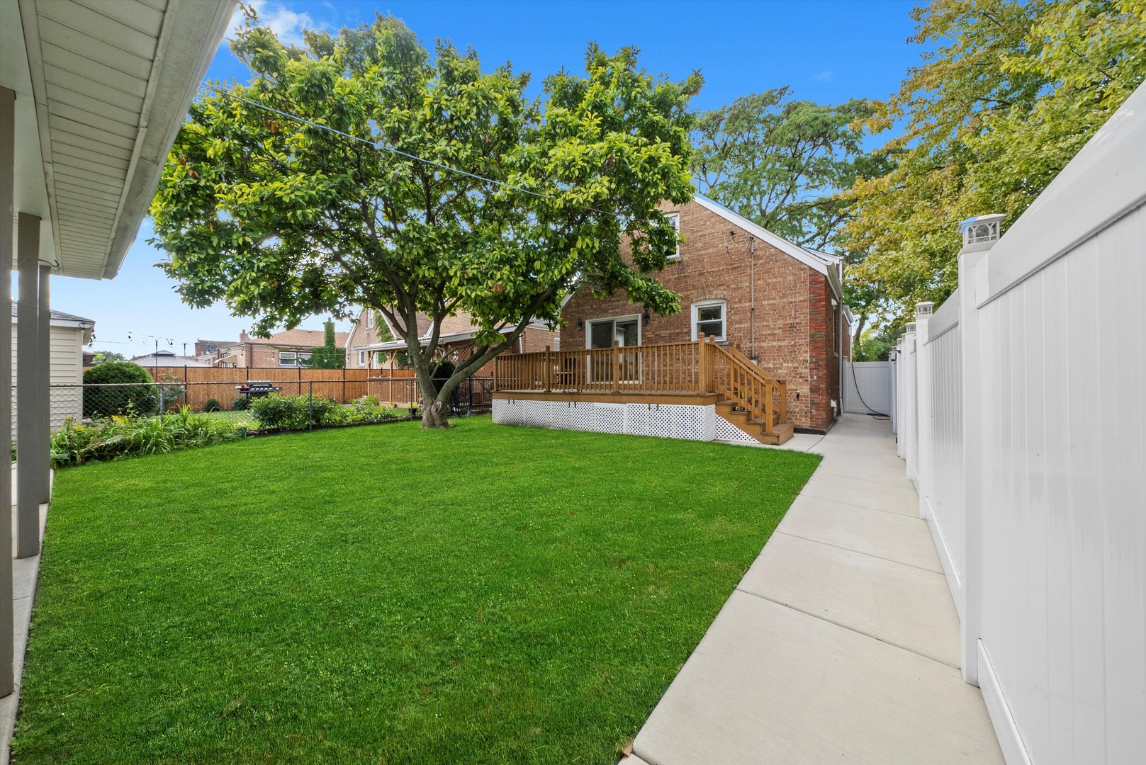 6201 S MEADE Avenue, Chicago, IL 60638