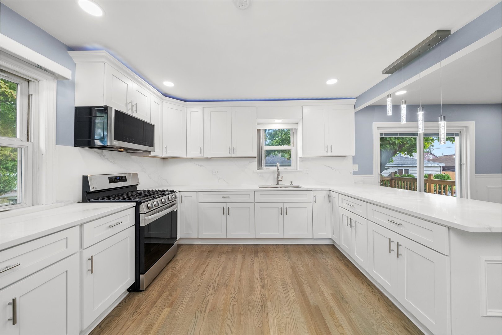 6201 S MEADE Avenue, Chicago, IL 60638