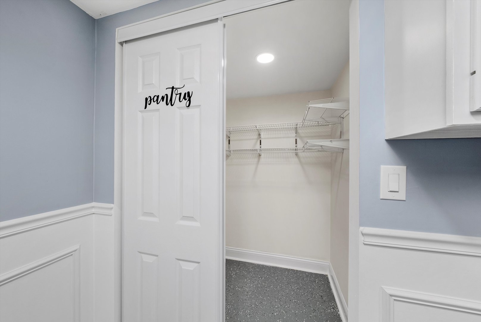 6201 S MEADE Avenue, Chicago, IL 60638