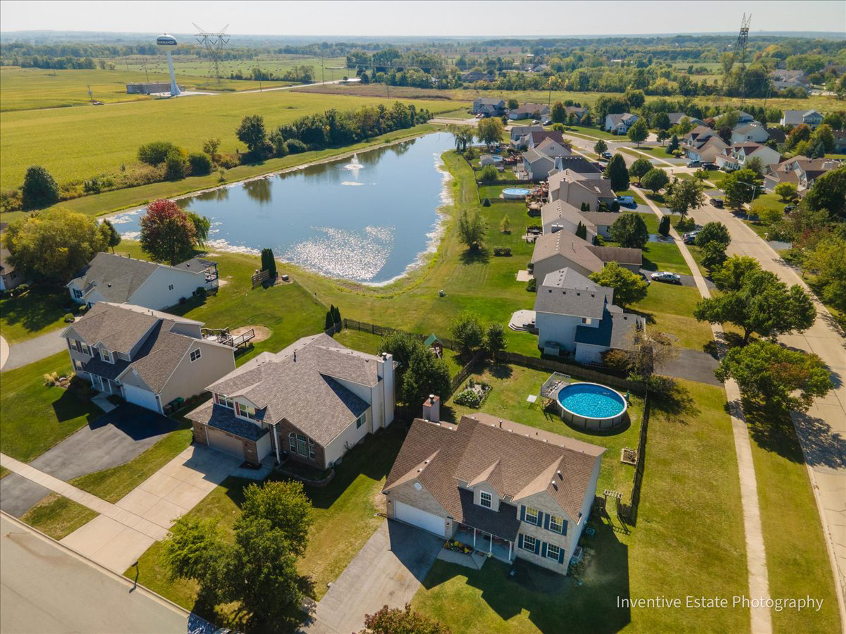 26201 W Winding Oak Court, Channahon, IL 60410