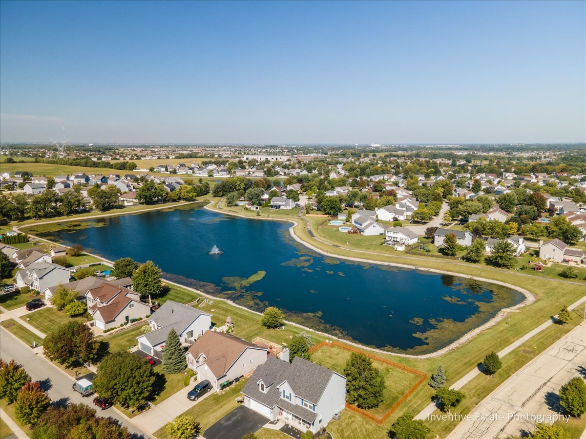 26201 W Winding Oak Court, Channahon, IL 60410