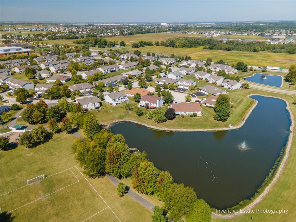 26201 W Winding Oak Court, Channahon, IL 60410