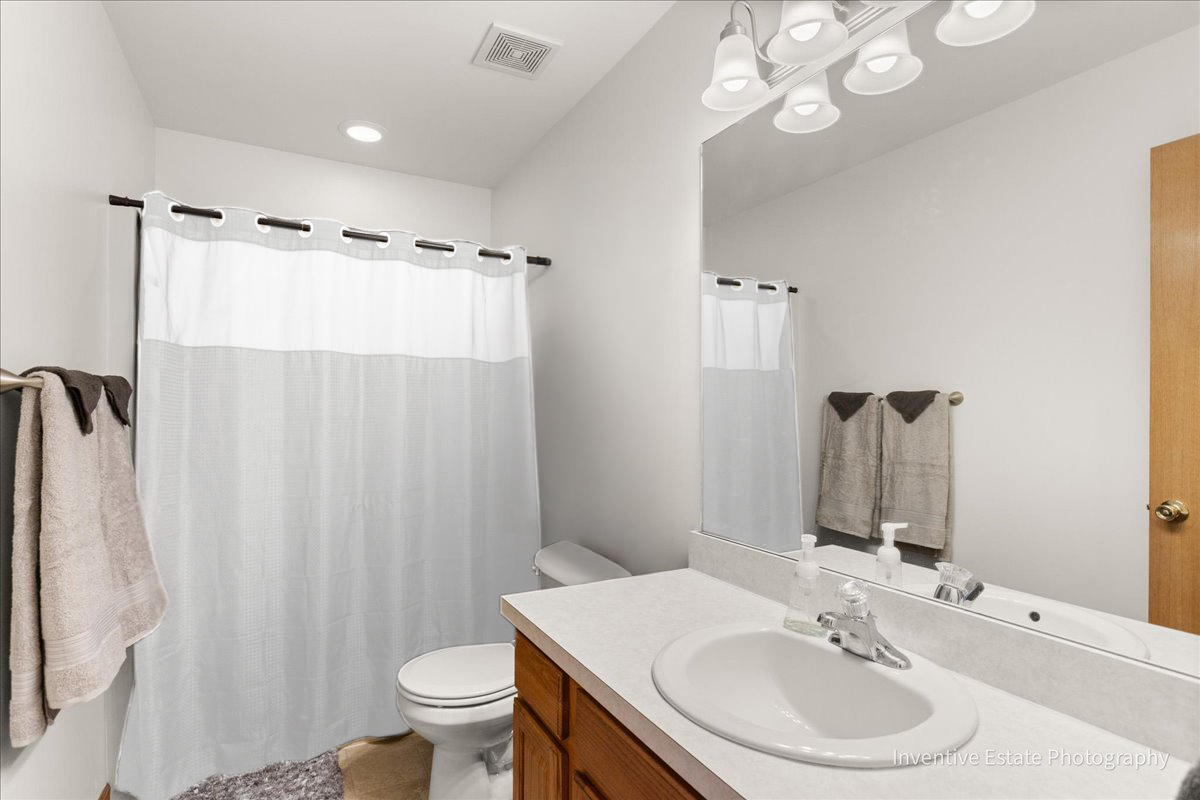 26201 W Winding Oak Court, Channahon, IL 60410