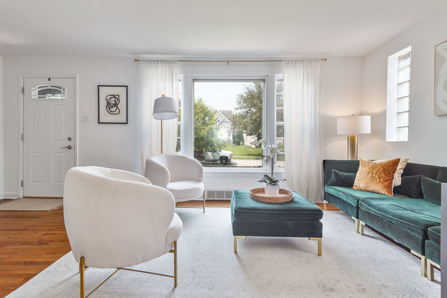 219 Middaugh Road, Clarendon Hills, IL 60514