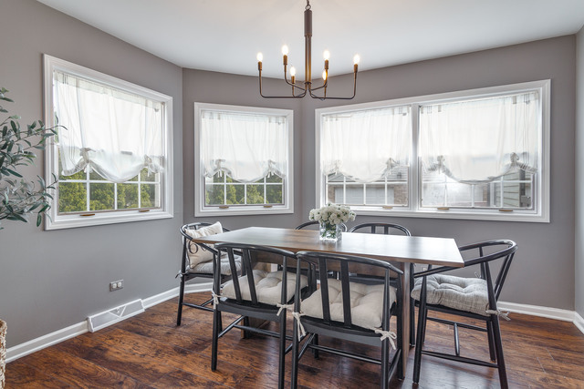 219 Middaugh Road, Clarendon Hills, IL 60514