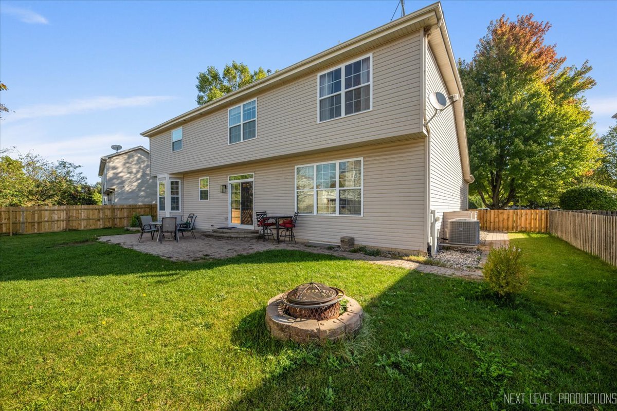 199 Vale Avenue, Sugar Grove, IL 60554