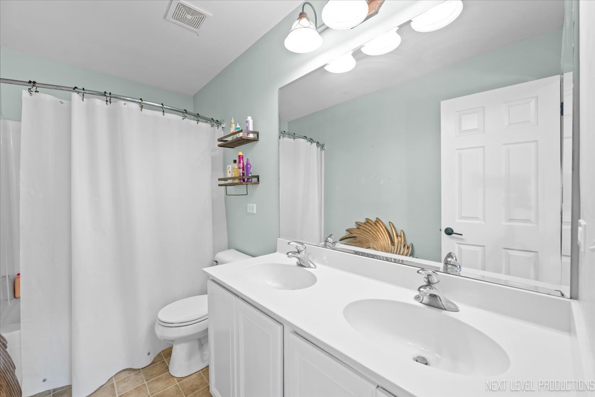 199 Vale Avenue, Sugar Grove, IL 60554