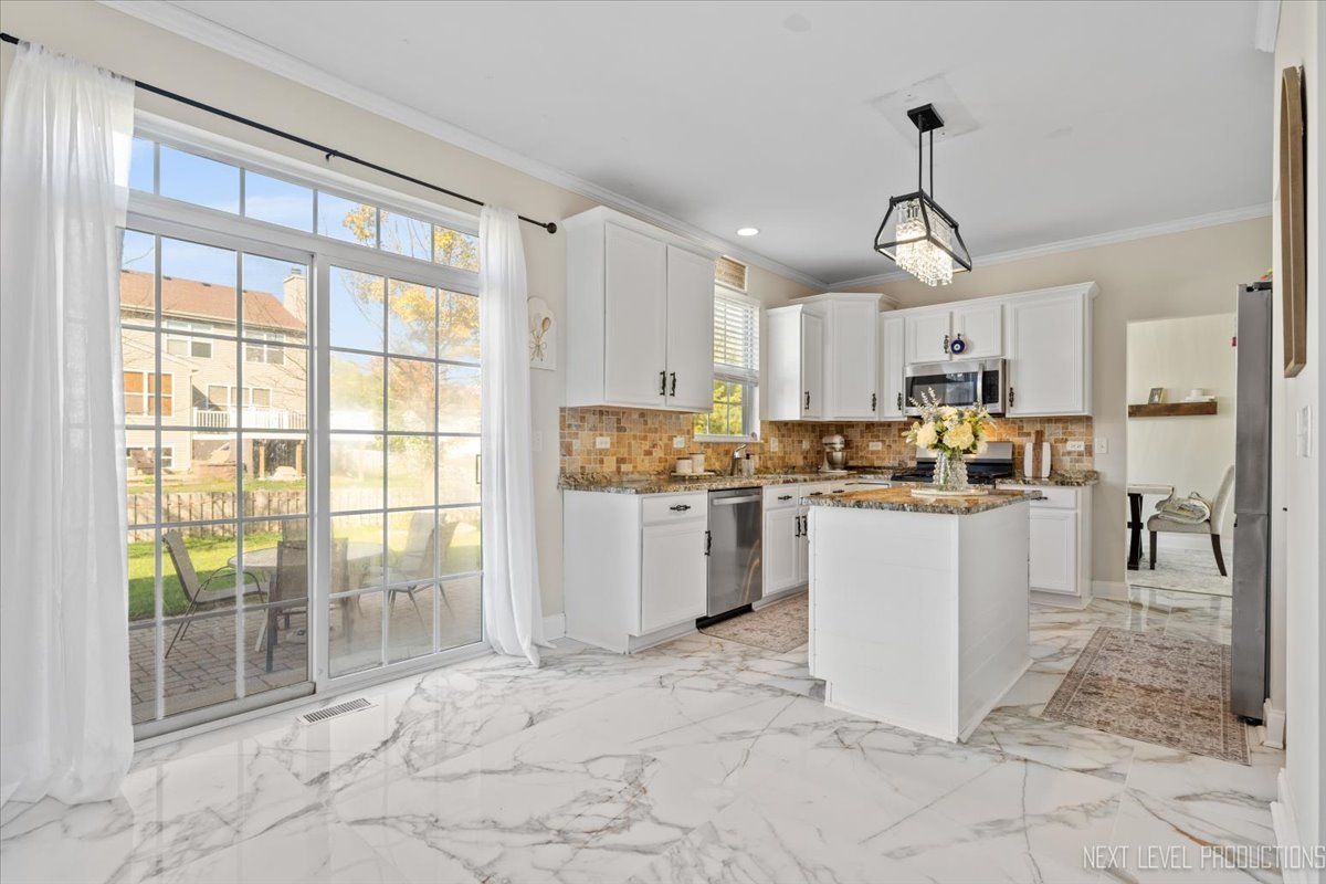 199 Vale Avenue, Sugar Grove, IL 60554