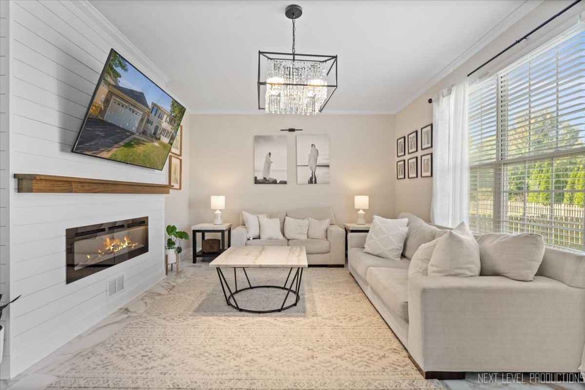 199 Vale Avenue, Sugar Grove, IL 60554