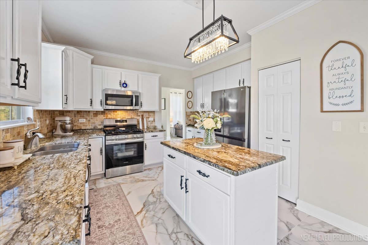 199 Vale Avenue, Sugar Grove, IL 60554