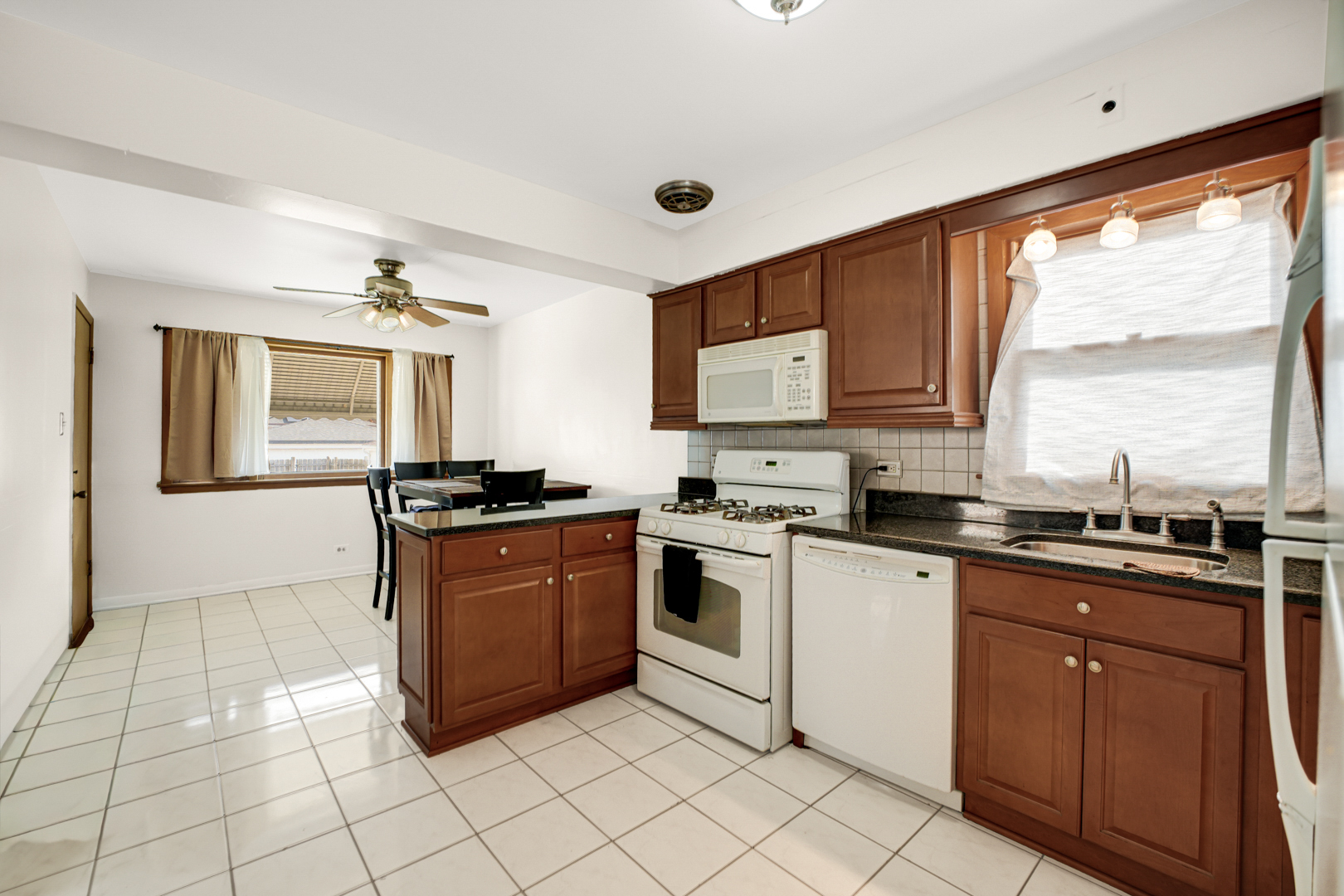 8627 S KOSTNER Avenue, Chicago, IL 60652