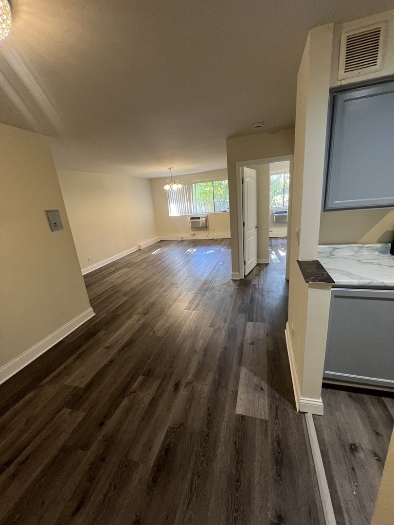 1471 N Winslowe Drive #103, Palatine, IL 60074