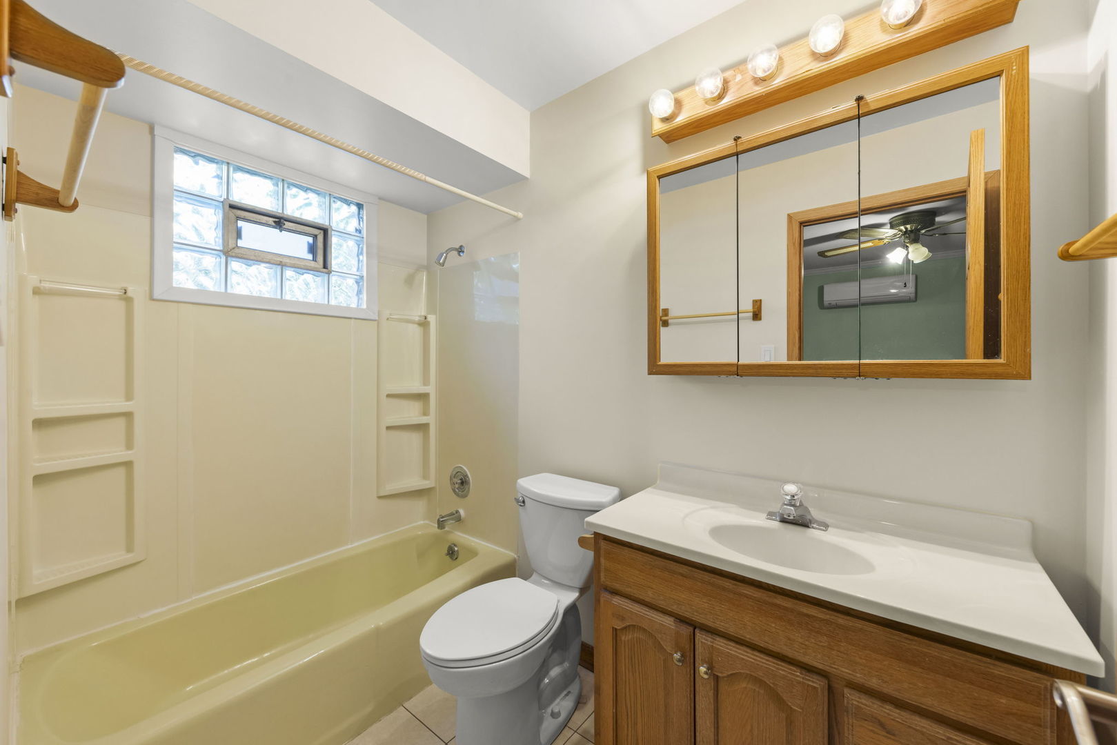 18000 Armitage Court, Homewood, IL 60430