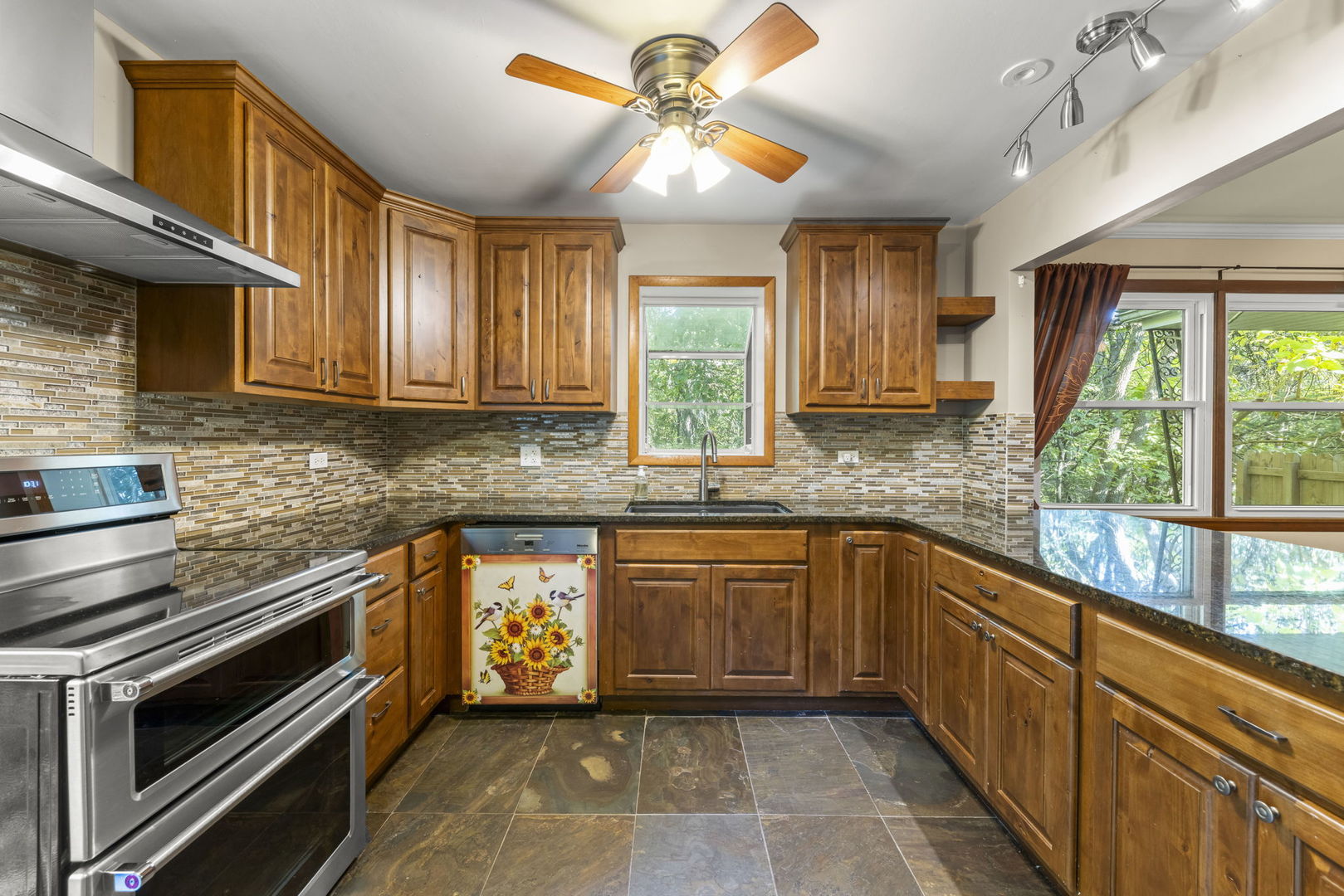 18000 Armitage Court, Homewood, IL 60430