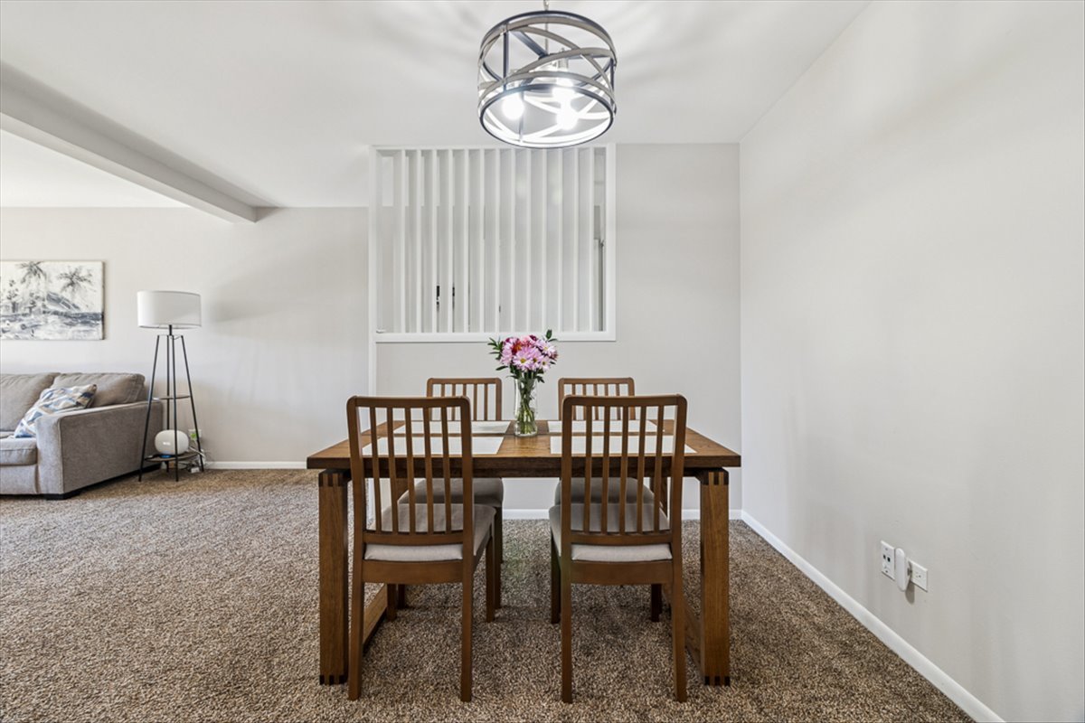 620 Mesa Drive #310, Hoffman Estates, IL 60169