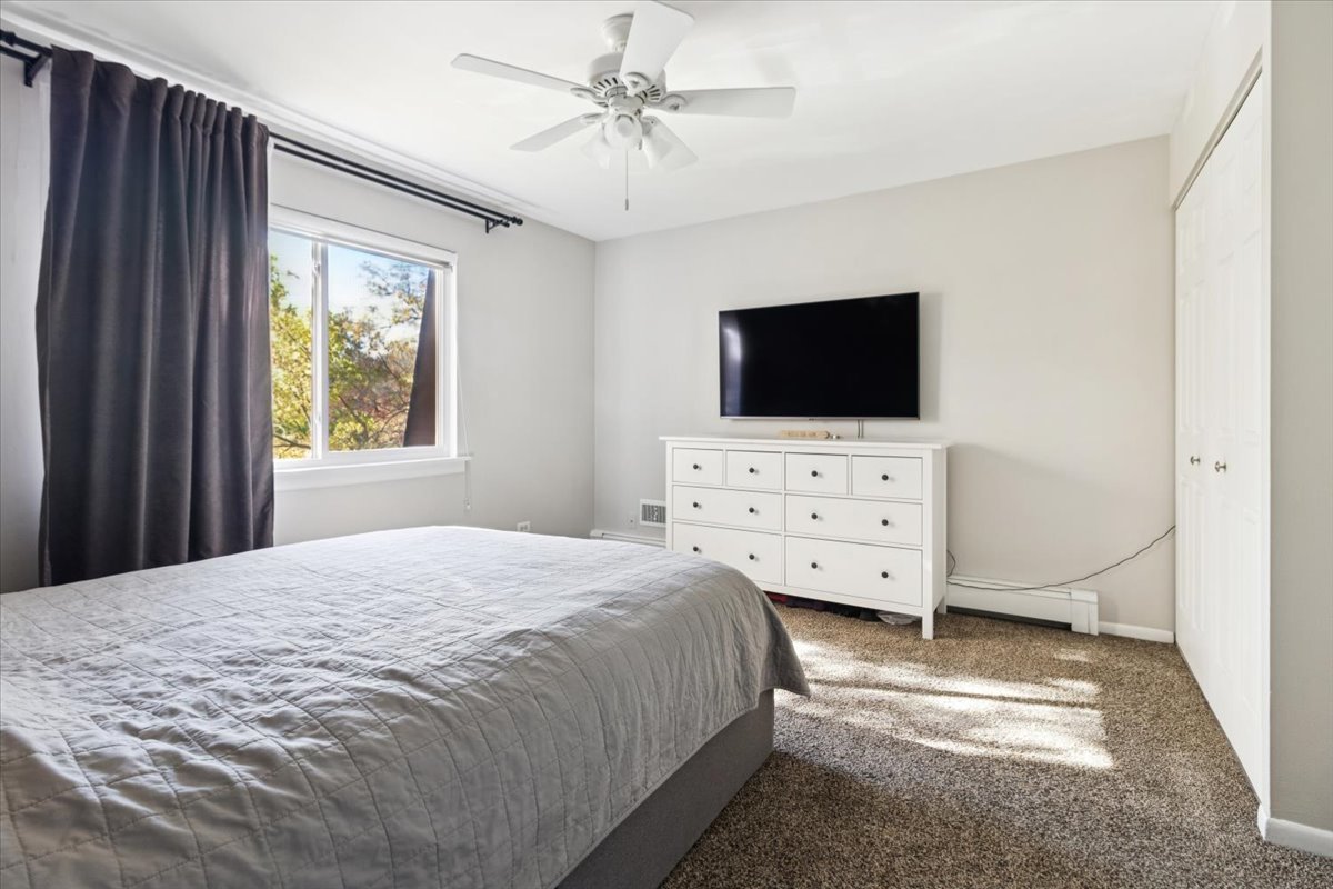 620 Mesa Drive #310, Hoffman Estates, IL 60169