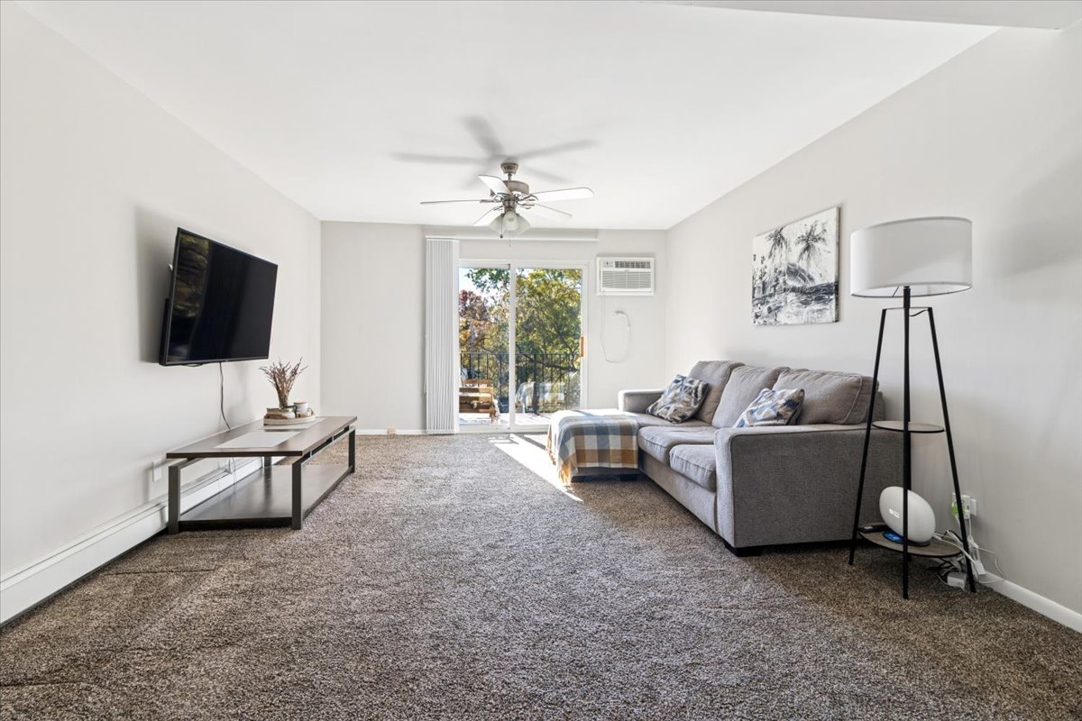 620 Mesa Drive #310, Hoffman Estates, IL 60169