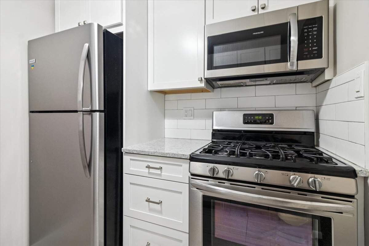 620 Mesa Drive #310, Hoffman Estates, IL 60169