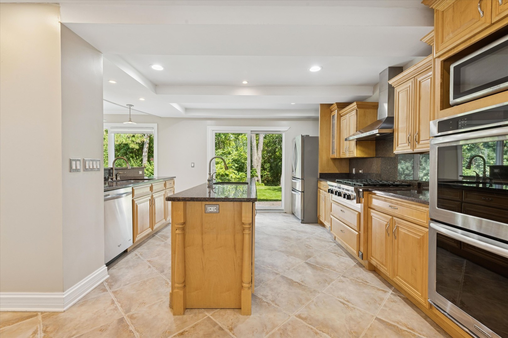 1136 Barneswood Drive, Downers Grove, IL 60515