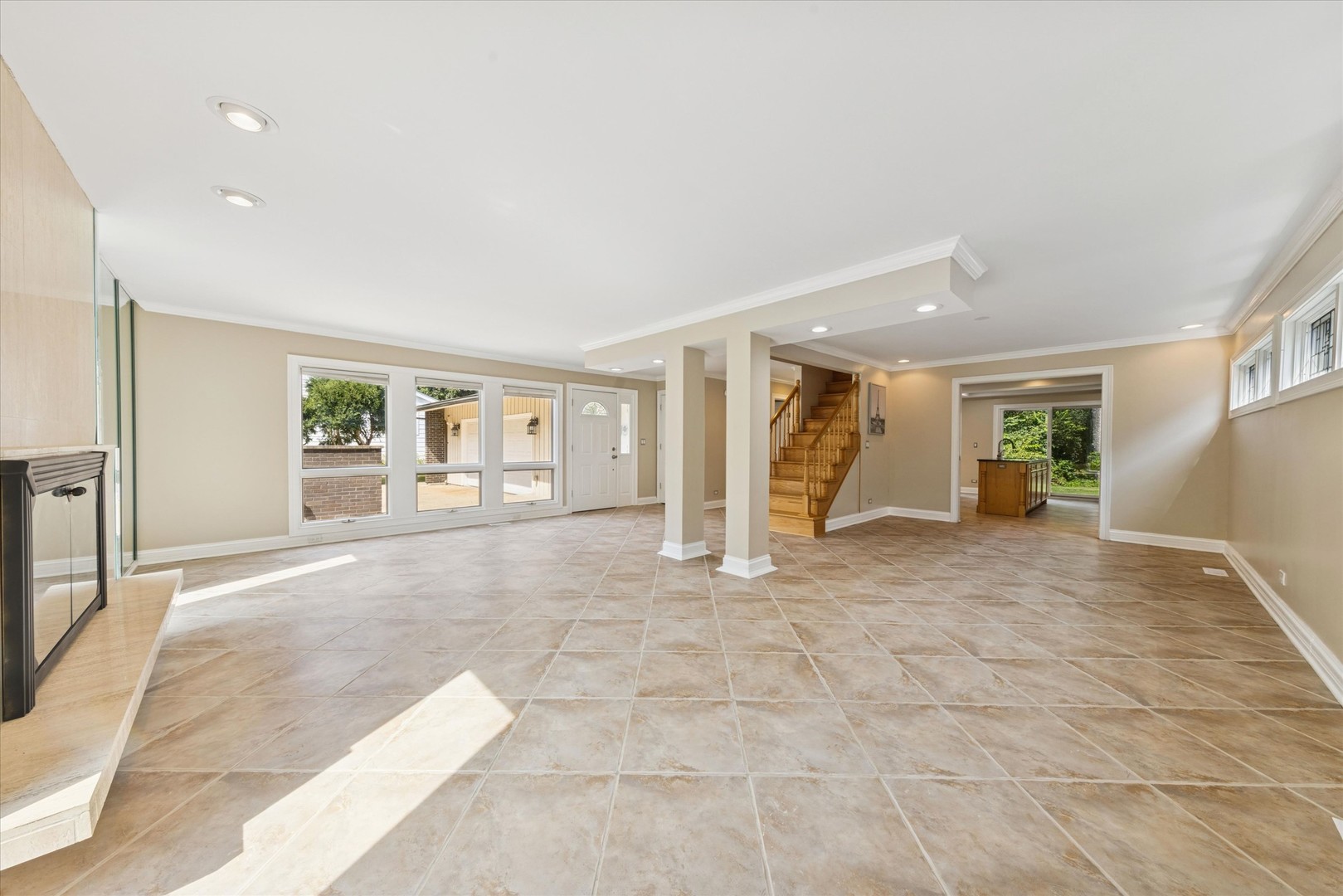 1136 Barneswood Drive, Downers Grove, IL 60515