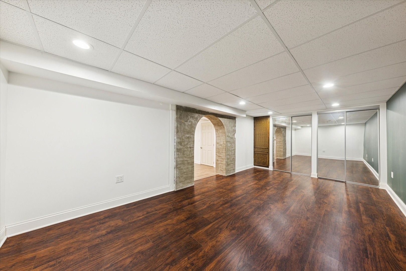 1136 Barneswood Drive, Downers Grove, IL 60515