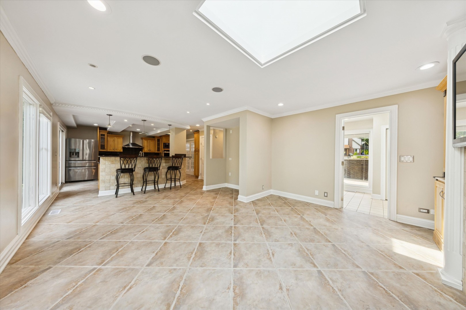 1136 Barneswood Drive, Downers Grove, IL 60515