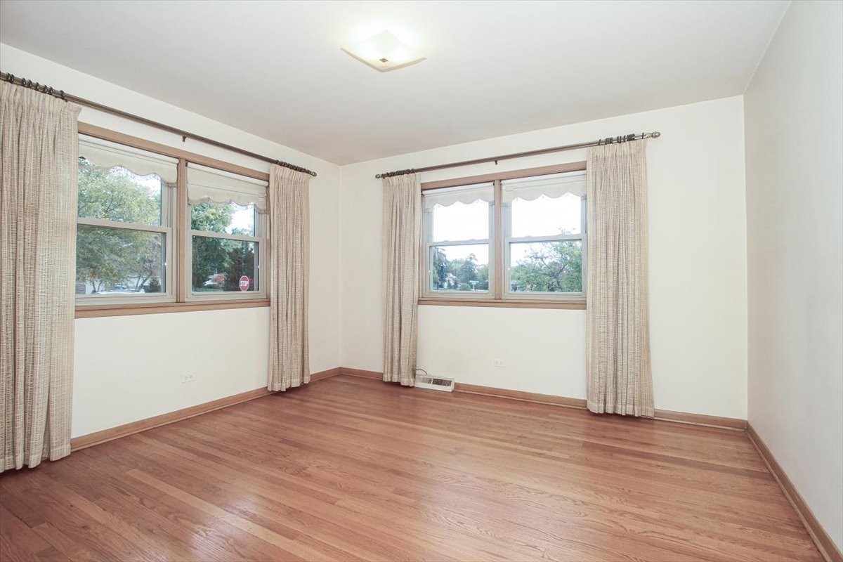 1420 Indian Hill Drive, Schaumburg, IL 60193