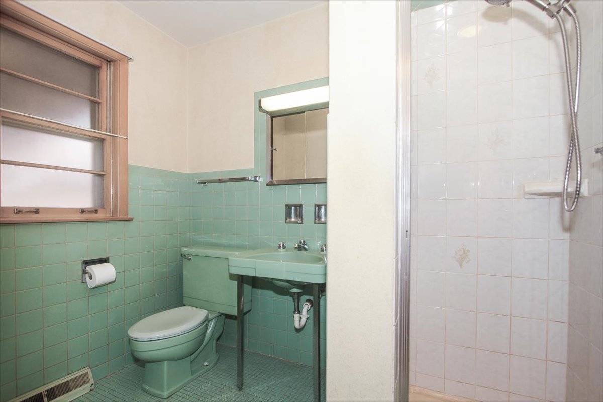 1420 Indian Hill Drive, Schaumburg, IL 60193