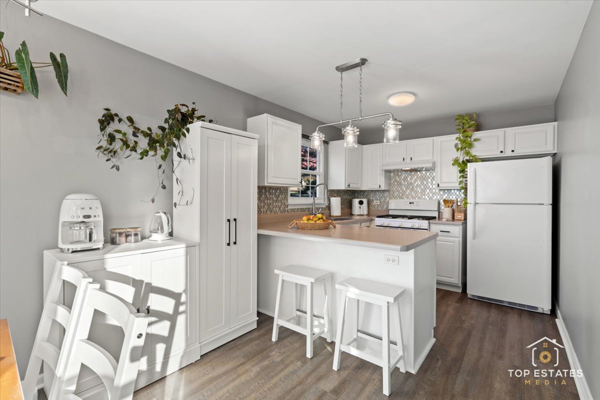 310 Buckingham Circle #B, Elgin, IL 60120