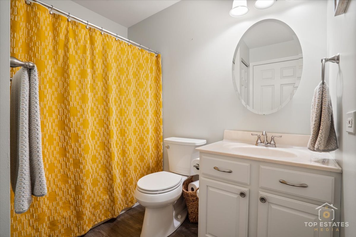 310 Buckingham Circle #B, Elgin, IL 60120