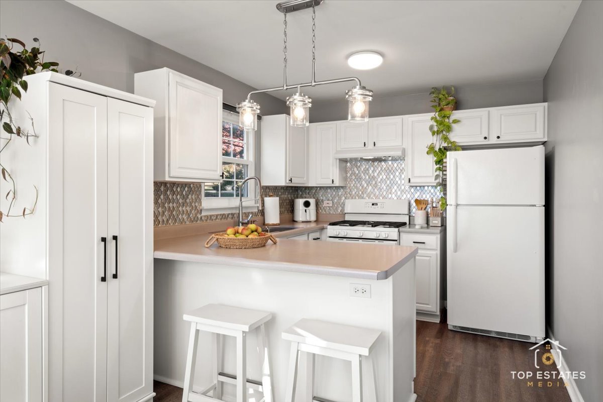 310 Buckingham Circle #B, Elgin, IL 60120