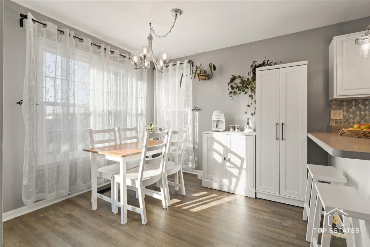 310 Buckingham Circle #B, Elgin, IL 60120