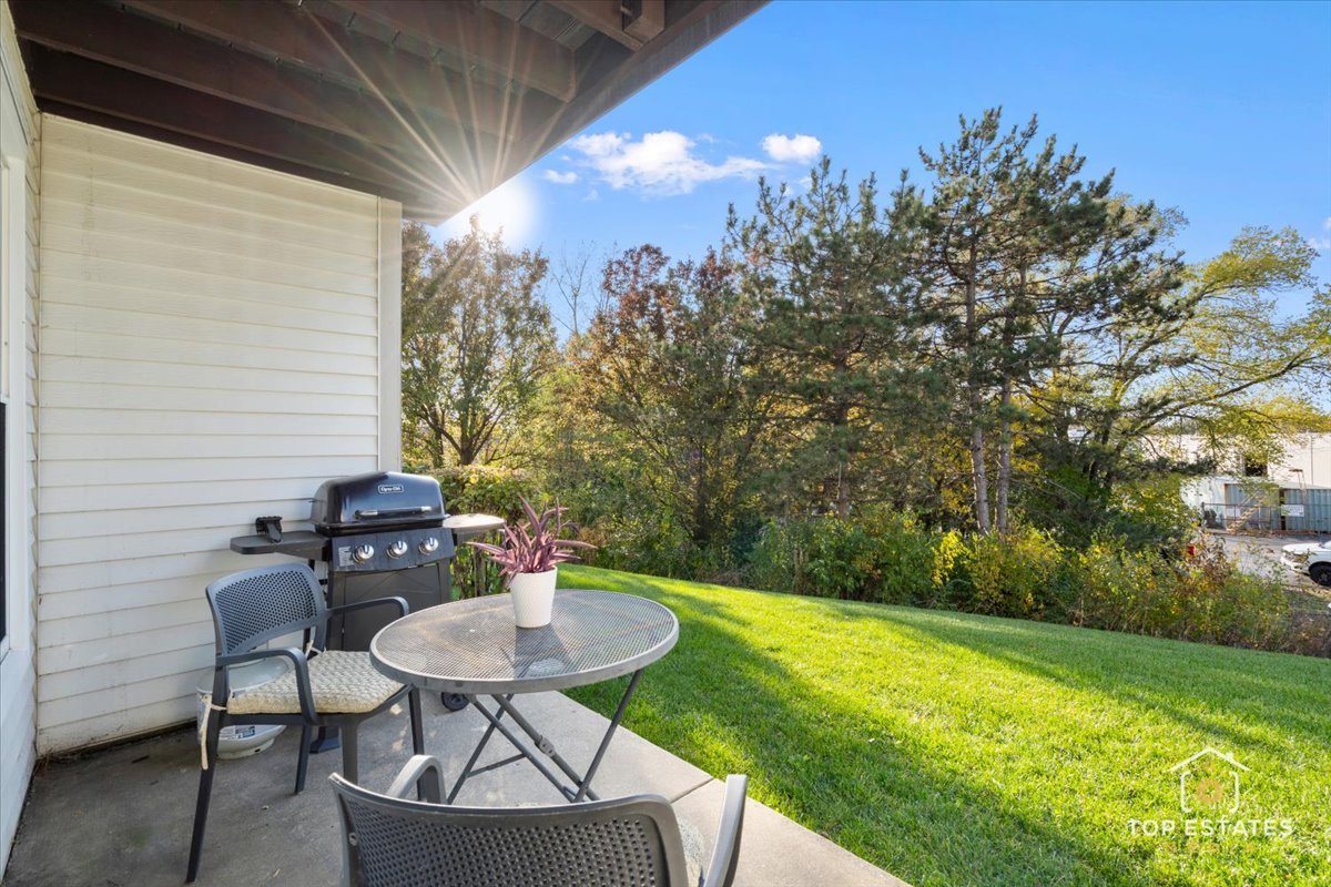 310 Buckingham Circle #B, Elgin, IL 60120