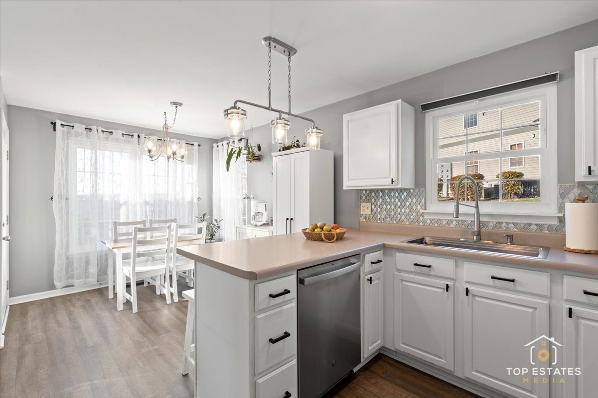 310 Buckingham Circle #B, Elgin, IL 60120