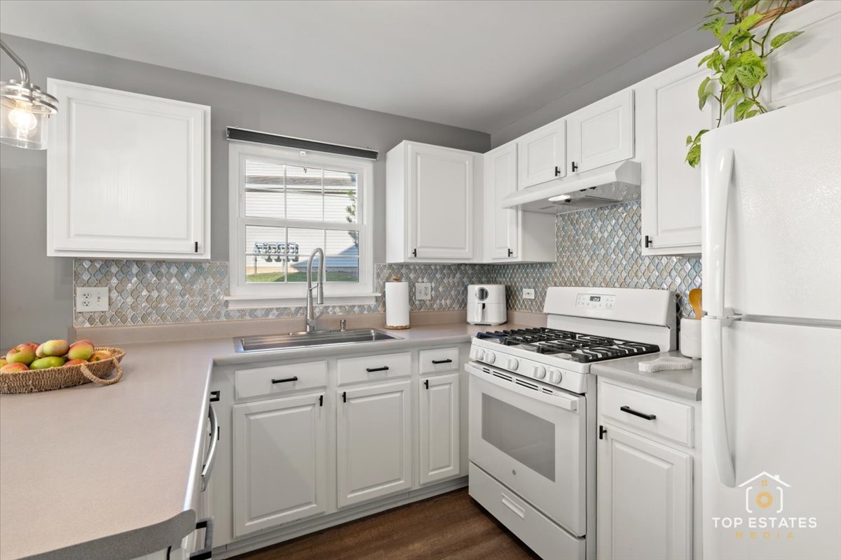 310 Buckingham Circle #B, Elgin, IL 60120