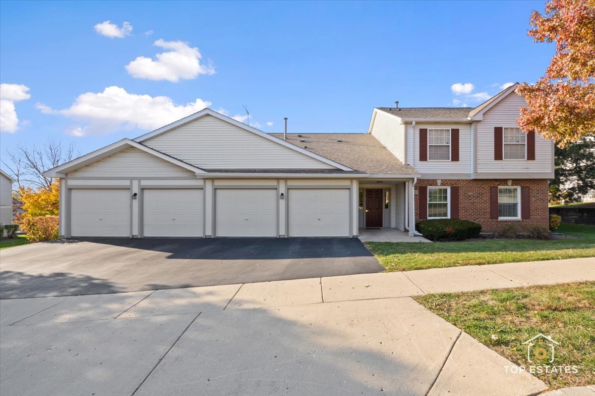 310 Buckingham Circle #B, Elgin, IL 60120