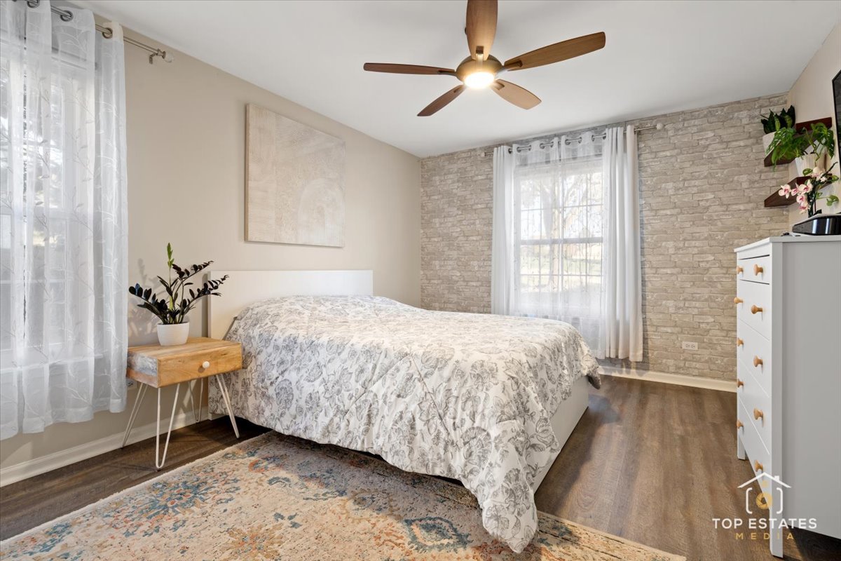 310 Buckingham Circle #B, Elgin, IL 60120