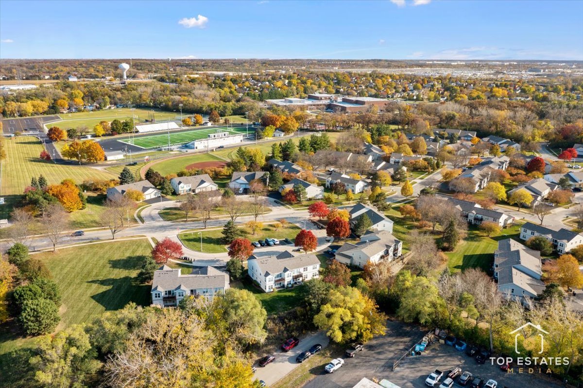 310 Buckingham Circle #B, Elgin, IL 60120