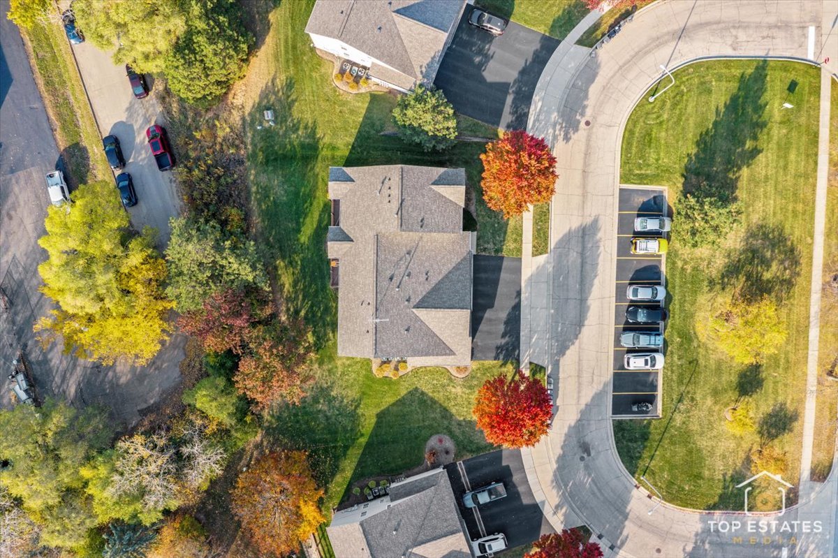 310 Buckingham Circle #B, Elgin, IL 60120