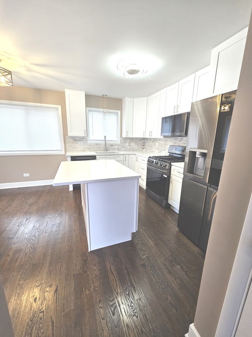 14926 Kenton Avenue, Midlothian, IL 60445