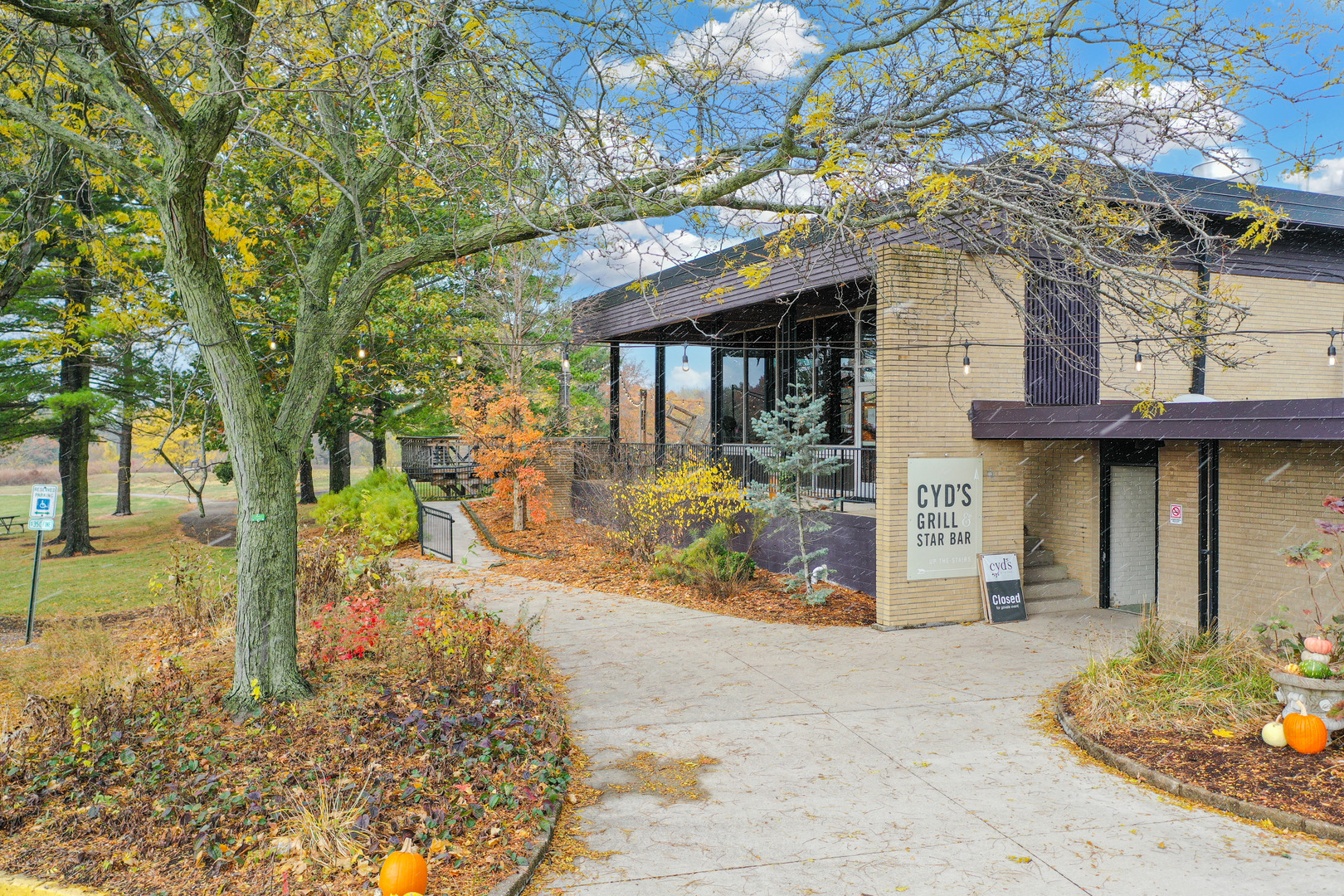 5805 N Knoxville Avenue, Peoria, IL 61614