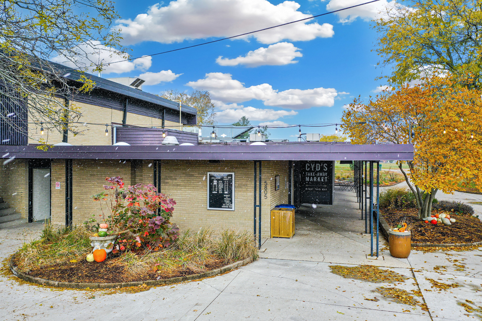 5805 N Knoxville Avenue, Peoria, IL 61614