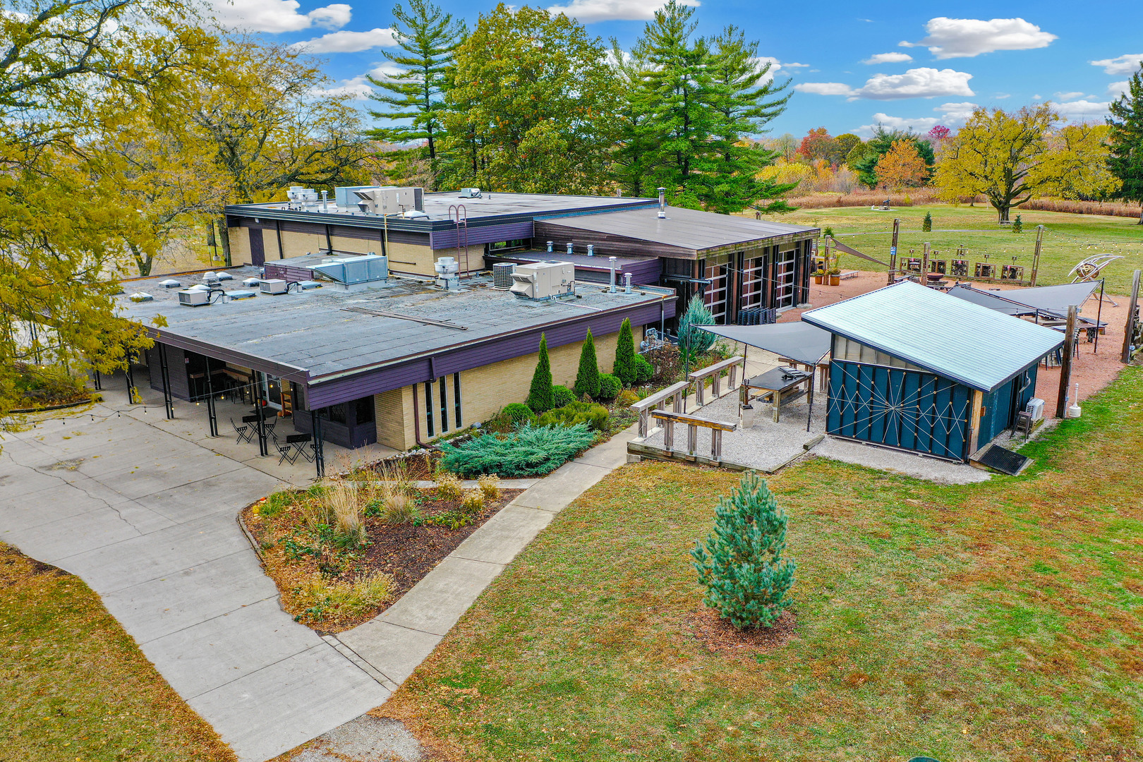 5805 N Knoxville Avenue, Peoria, IL 61614